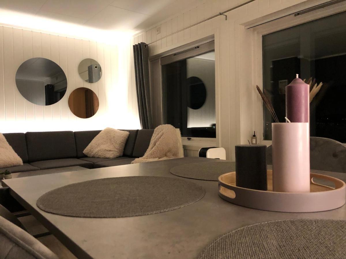 Moderne Og Trivelig Leilighet, Med Unik Utsikt Tromsø Eksteriør bilde