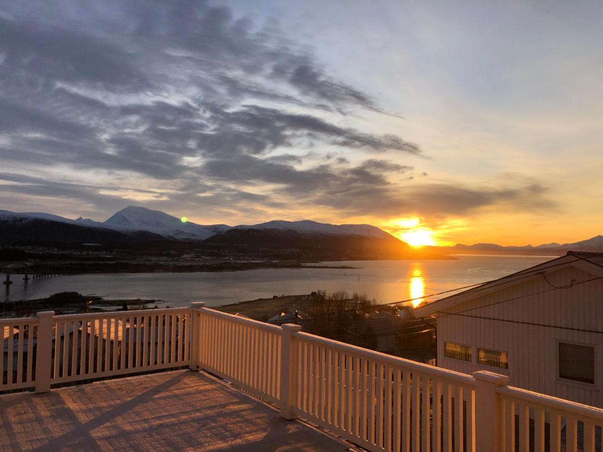 Moderne Og Trivelig Leilighet, Med Unik Utsikt Tromsø Eksteriør bilde