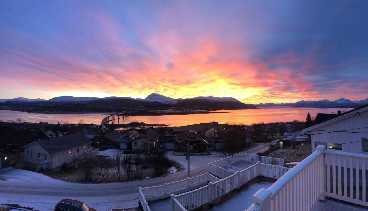 Moderne Og Trivelig Leilighet, Med Unik Utsikt Tromsø Eksteriør bilde